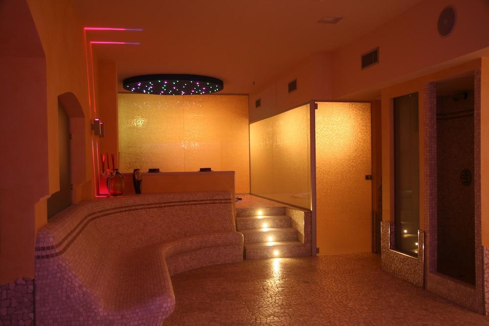 Art & Hotel Aeroporto Stezzano Kültér fotó