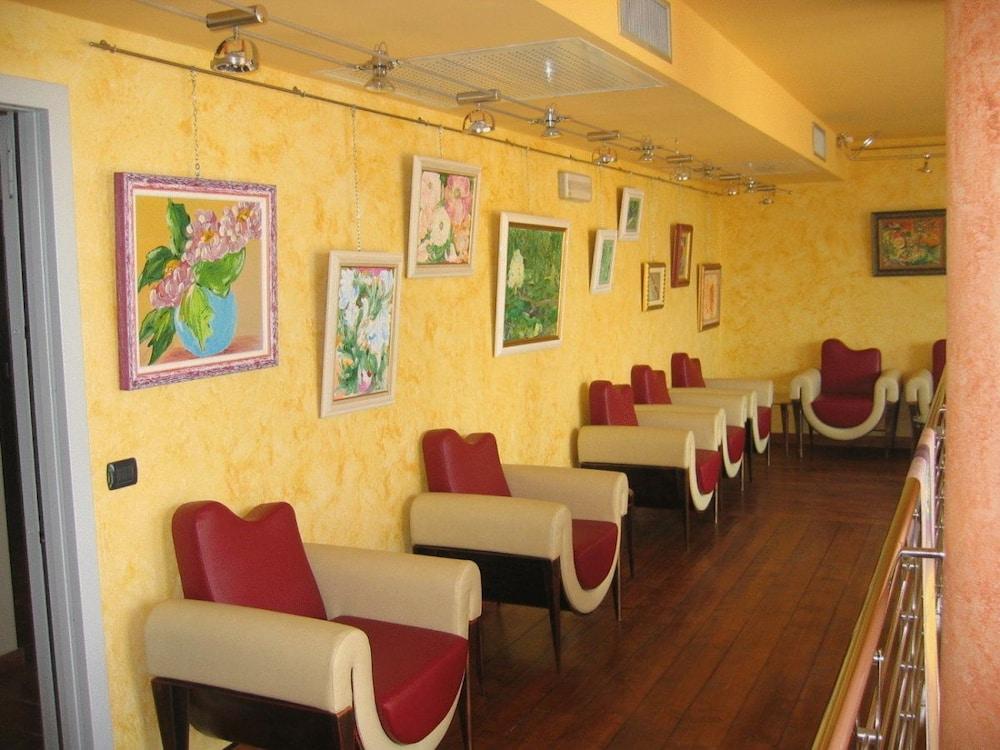 Art & Hotel Aeroporto Stezzano Kültér fotó