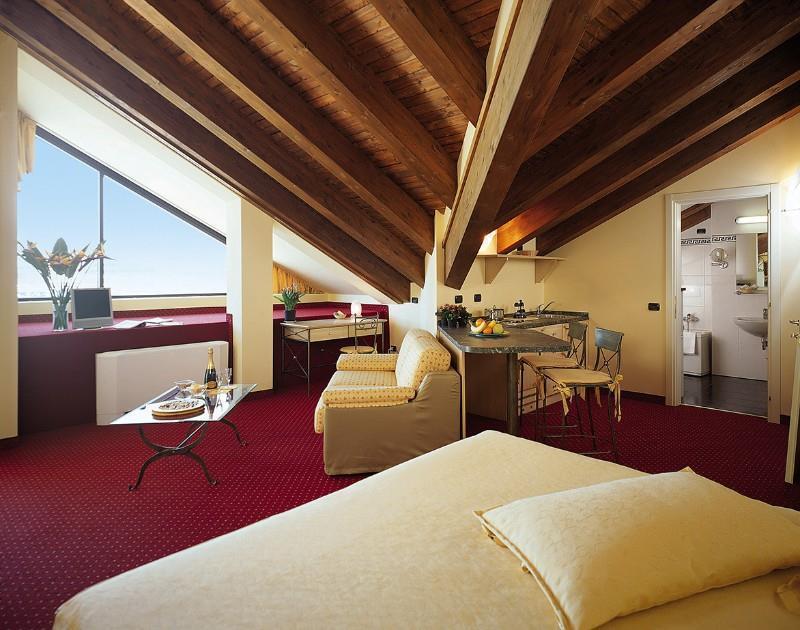 Art & Hotel Aeroporto Stezzano Kültér fotó